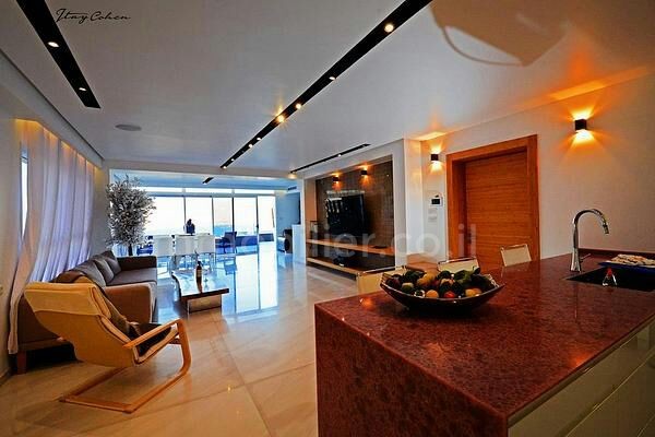 Shahamon 8, Eilat